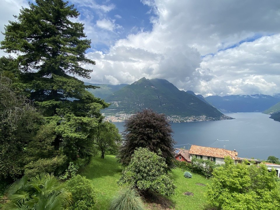 Vendita villa sul lago Faggeto Lario Lombardia foto 2